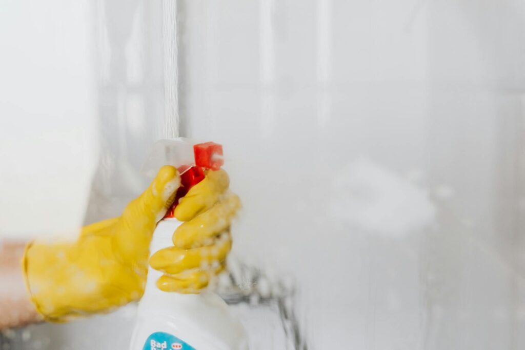Detailed bathroom tile cleaning for a Calgary deep cleaning service